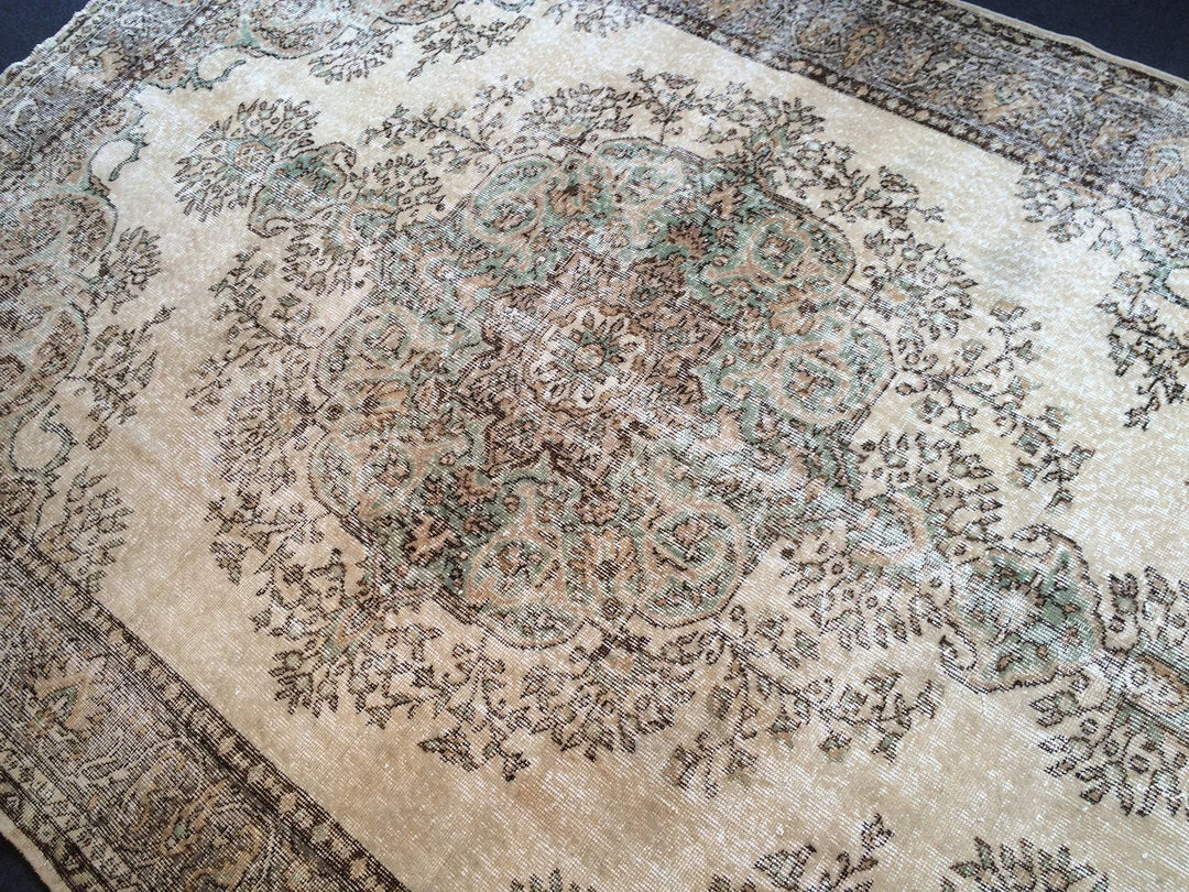 Beige Turkish Runner Rug 6' 6" x 9' 10" Hand-Knotted | No. WR21688