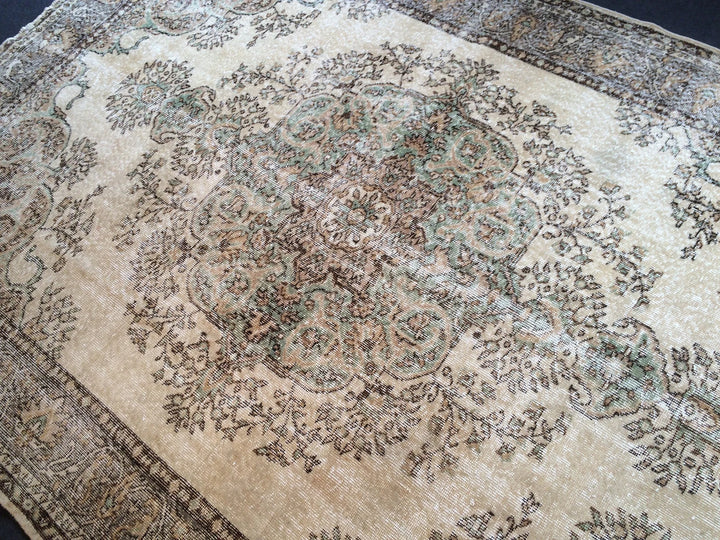 Beige Turkish Runner Rug 6' 6" x 9' 10" Hand-Knotted | No. WR21688