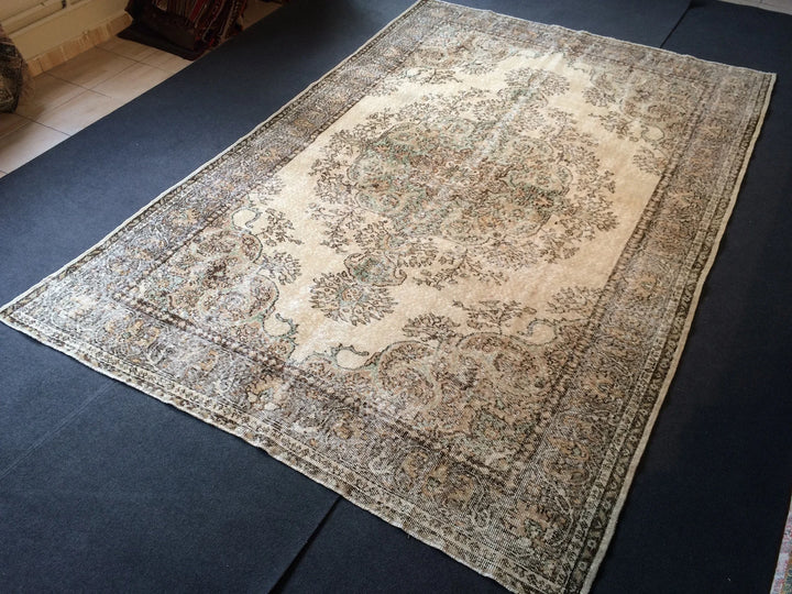 Beige Turkish Runner Rug 6' 6" x 9' 10" Hand-Knotted | No. WR21688