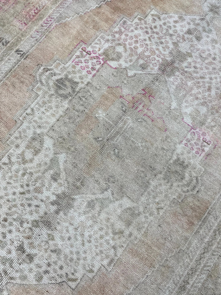 Beige Turkish Runner Rug 5' 1" x 9' 8" Hand-Knotted | No. WR23862