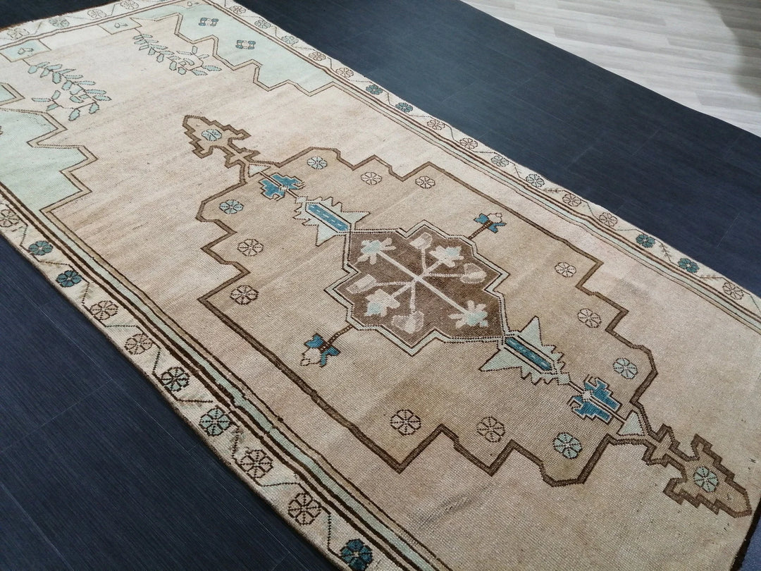 Turkish Runner Rug 4' 2" x 8' 3" Hand-Knotted | No. WR25313