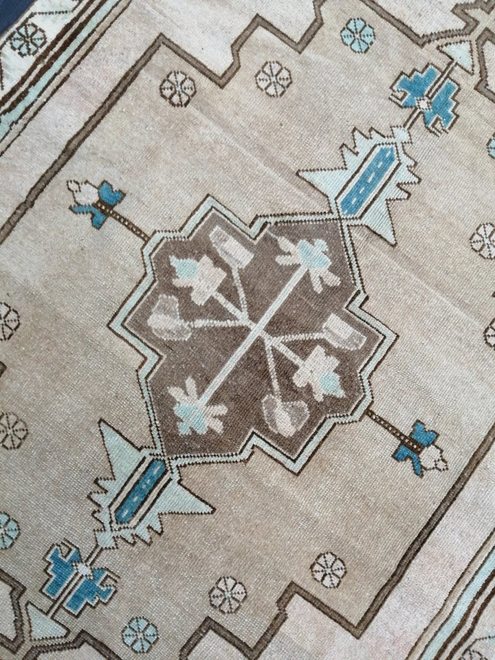 Turkish Runner Rug 4' 2" x 8' 3" Hand-Knotted | No. WR25313
