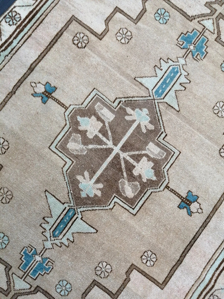 Turkish Runner Rug 4' 2" x 8' 3" Hand-Knotted | No. WR25313