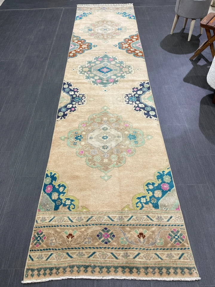 Turkish Runner Rug 2' 7" x 11' 5" Hand-Knotted | No. WR25607