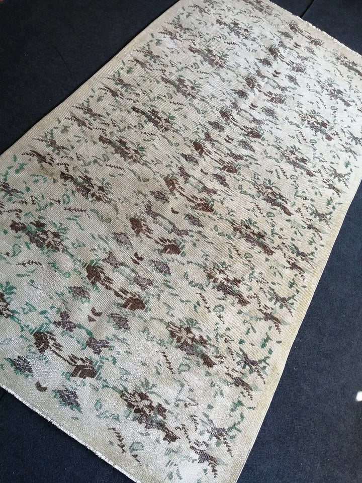 Beige Turkish Runner Rug 5' x 9' 4" Hand-Knotted | No. WR26952