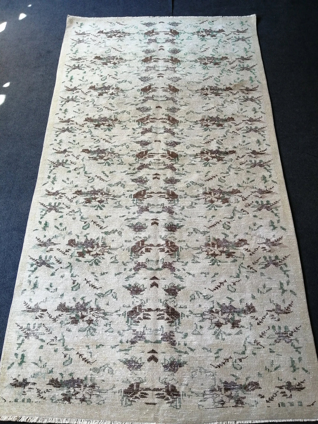 Beige Turkish Runner Rug 5' x 9' 4" Hand-Knotted | No. WR26952