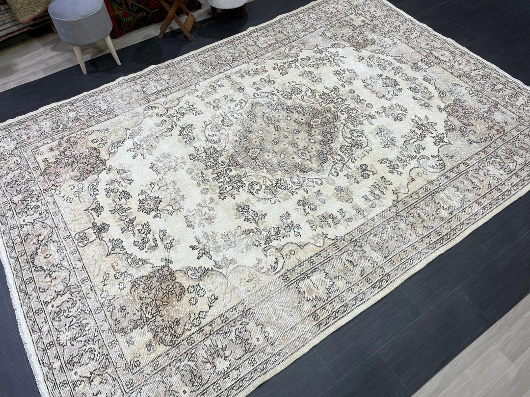 Beige Turkish Oushak Rug 7' 2" x 10' 6" Hand-Knotted | No. WR27138