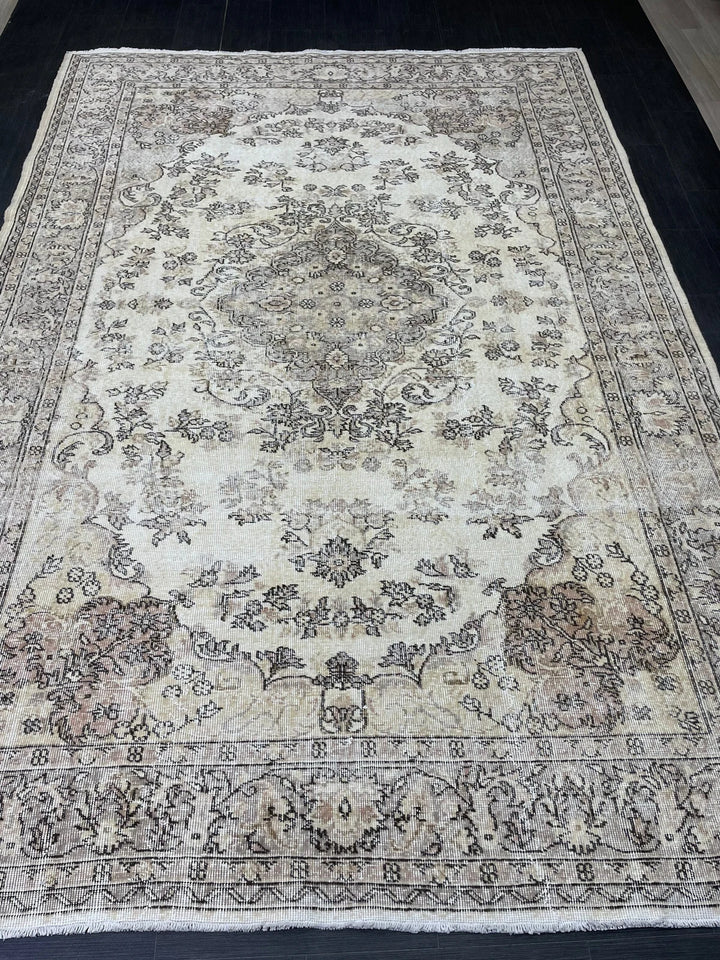 Beige Turkish Oushak Rug 7' 2" x 10' 6" Hand-Knotted | No. WR27138