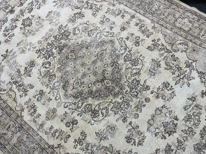 Beige Turkish Oushak Rug 7' 2" x 10' 6" Hand-Knotted | No. WR27138