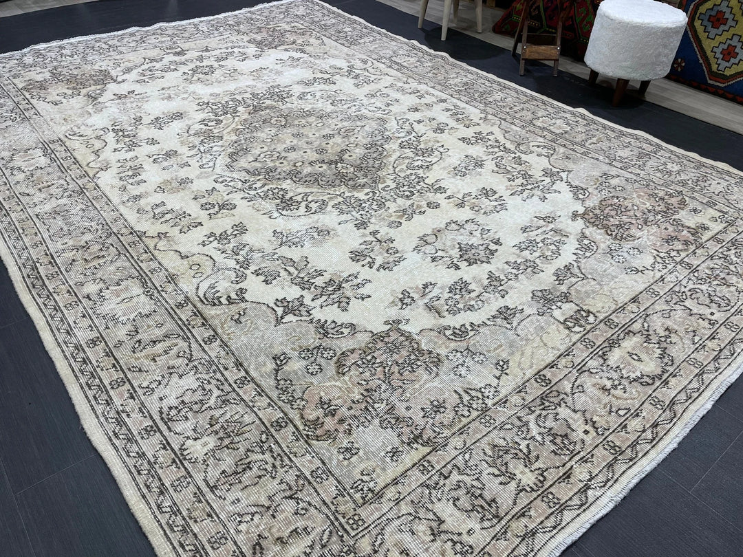 Beige Turkish Oushak Rug 7' 2" x 10' 6" Hand-Knotted | No. WR27138