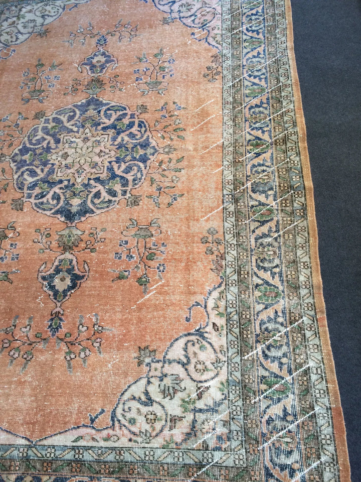 Beige Turkish Runner Rug 6' 7" x 9' 8" Hand-Knotted | No. WR27710