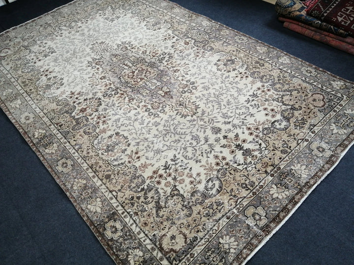 Beige Turkish Runner Rug 6' 4" x 10' Hand-Knotted | No. WR28266