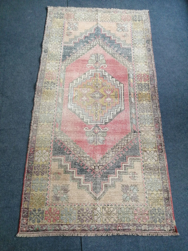 Beige Turkish Runner Rug 4' x 6' 1" Hand-Knotted | No. WR29688