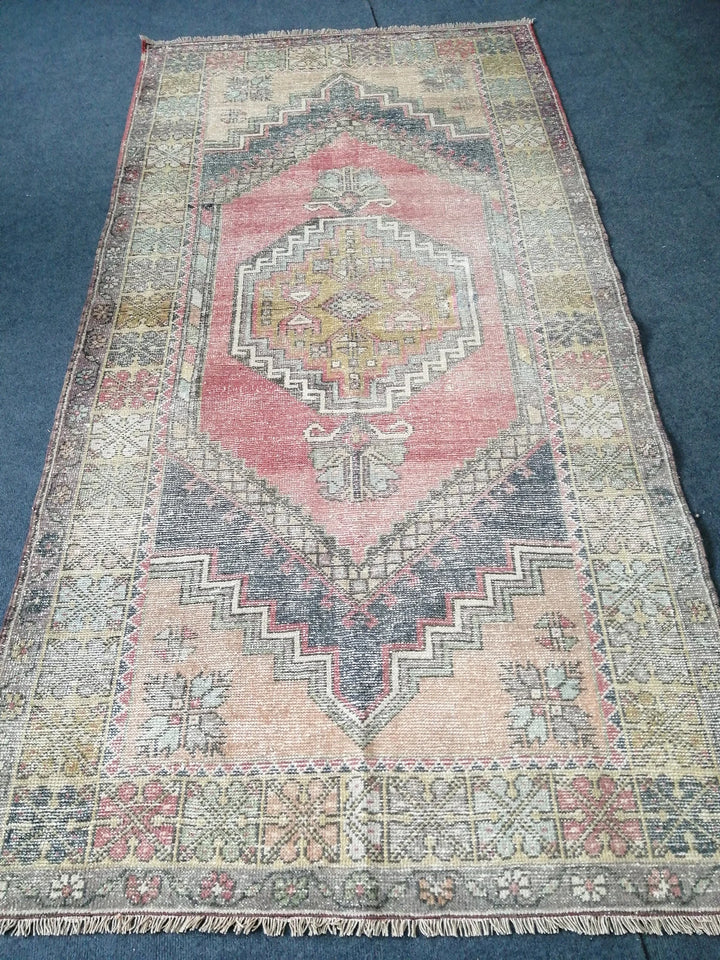 Beige Turkish Runner Rug 4' x 6' 1" Hand-Knotted | No. WR29688
