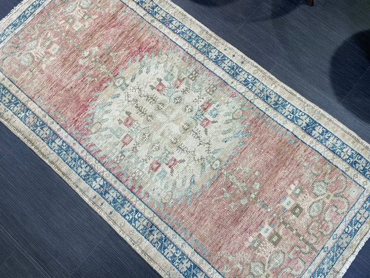 Turkish Runner Rug 2' 9" x 5' 5" Hand-Knotted | No. WR30365