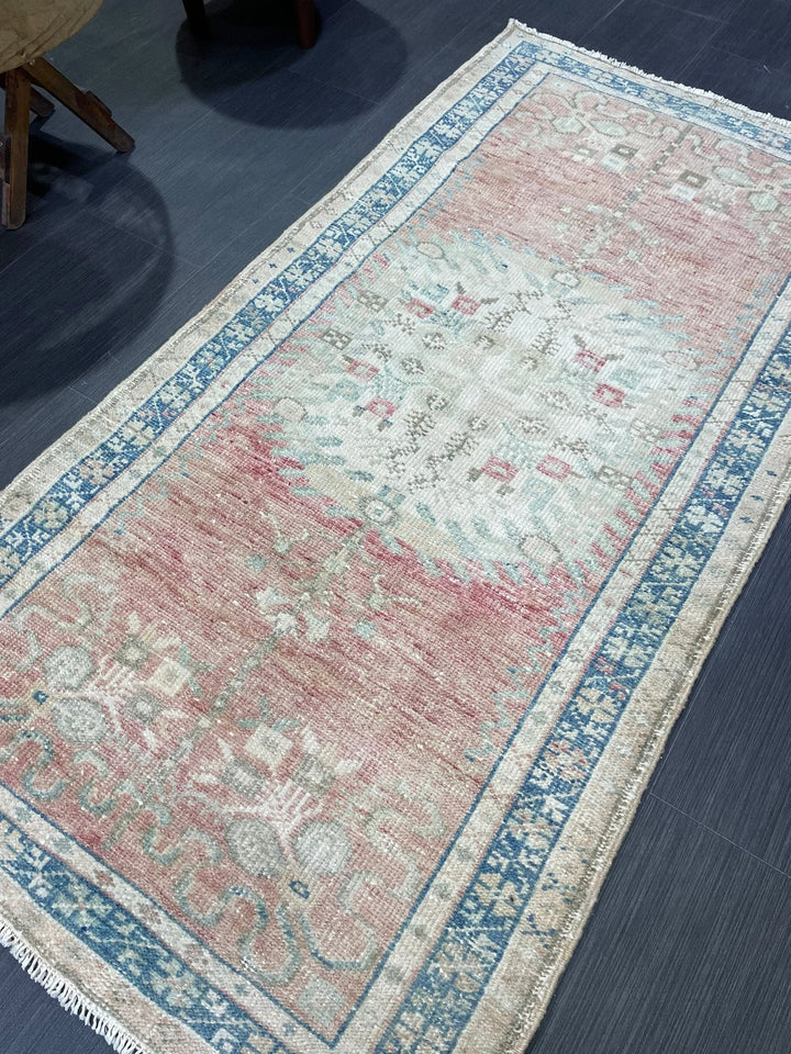 Turkish Runner Rug 2' 9" x 5' 5" Hand-Knotted | No. WR30365