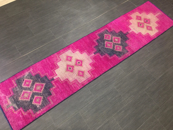 Turkish Runner Rug 1' 11" x 8' 6" Hand-Knotted | No. WR30968