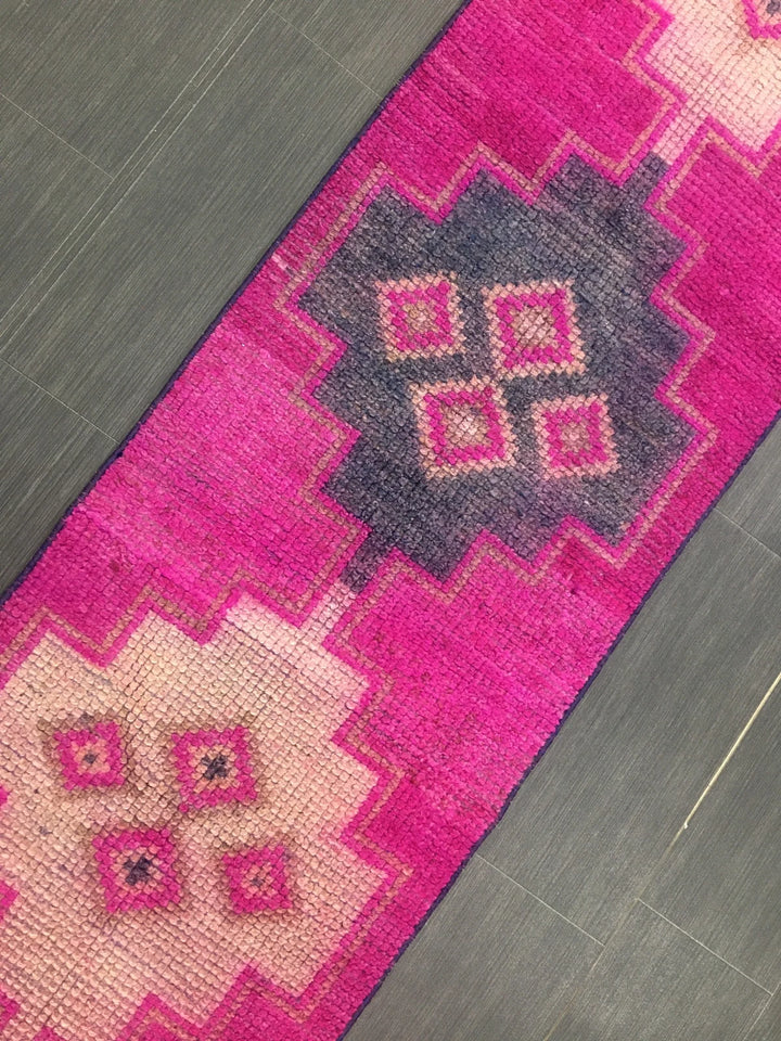 Turkish Runner Rug 1' 11" x 8' 6" Hand-Knotted | No. WR30968