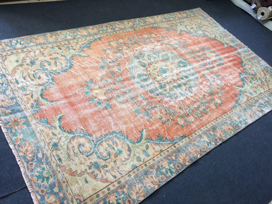 Beige Turkish Runner Rug 6' x 10' Hand-Knotted | No. WR32524