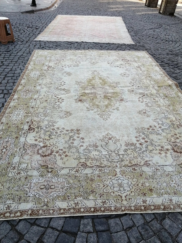 Green Turkish Runner Rug 8' 5" x 12' 4" Hand-Knotted | No. WR32914