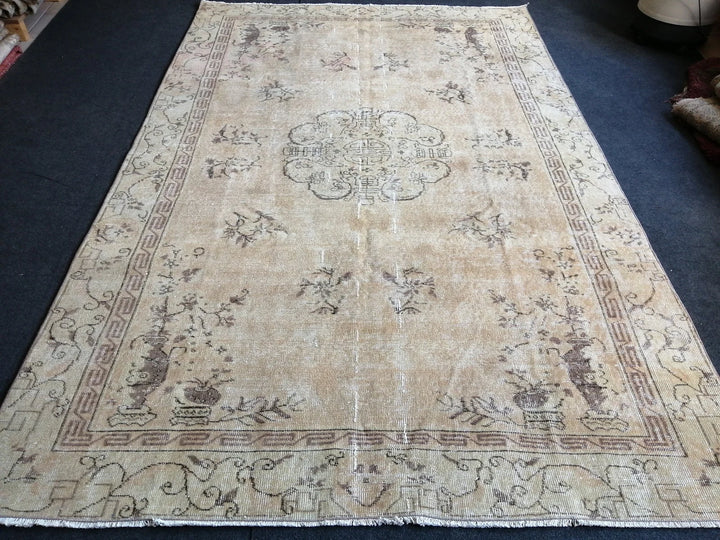 Beige Turkish Runner Rug 6' x 9' 4" Hand-Knotted | No. WR33214