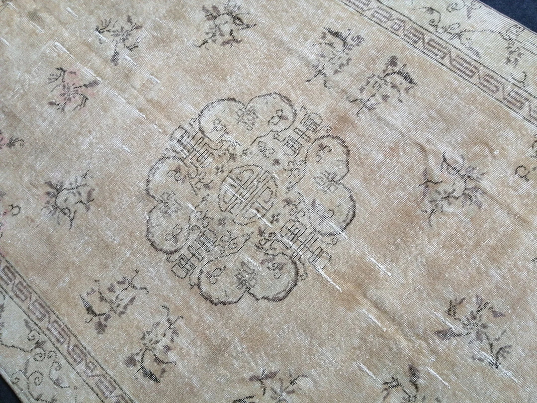 Beige Turkish Runner Rug 6' x 9' 4" Hand-Knotted | No. WR33214