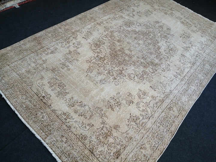 Beige Turkish Runner Rug 5' 5" x 8' 11" Hand-Knotted | No. WR33785