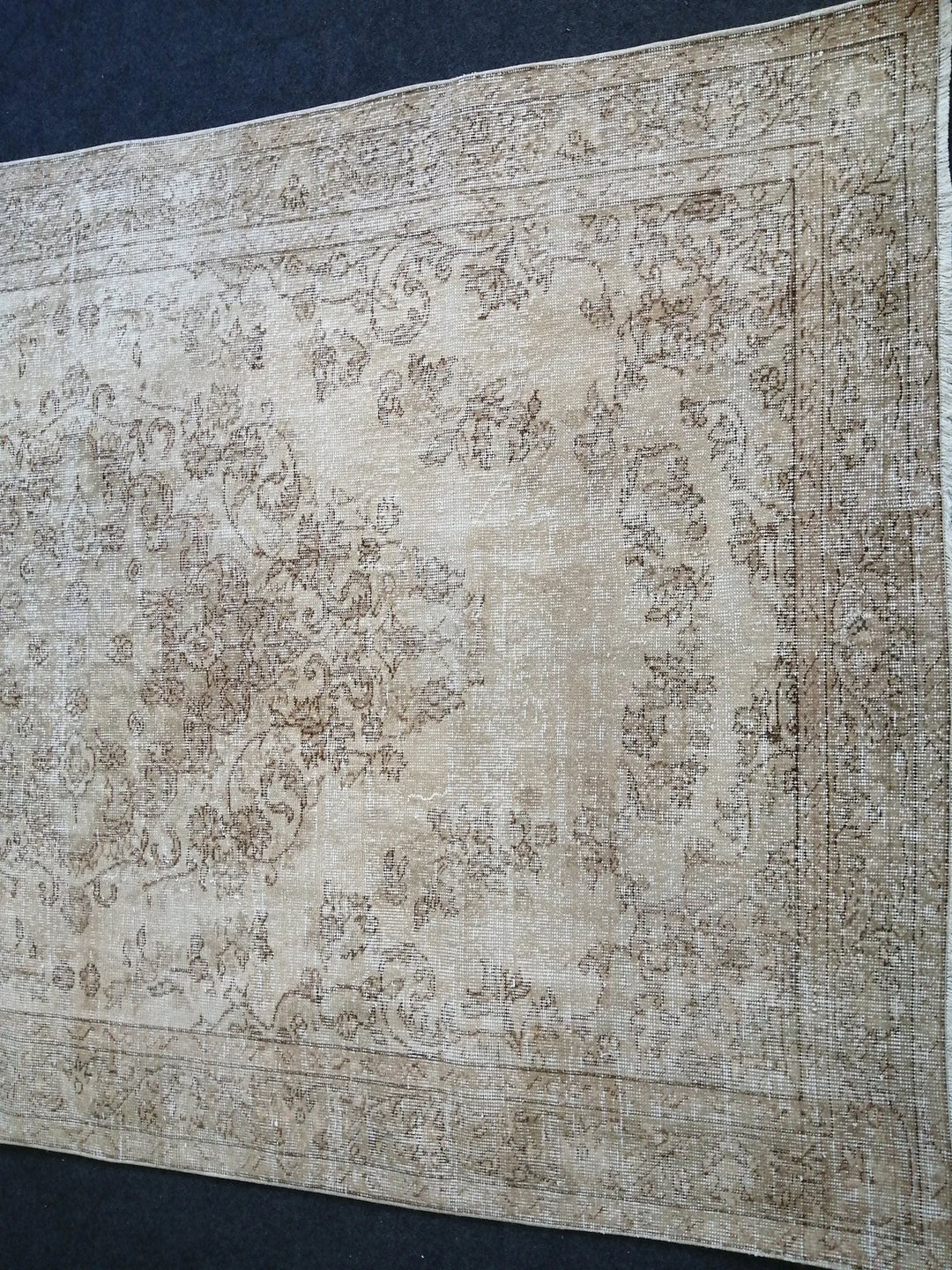 Beige Turkish Runner Rug 5' 5" x 8' 11" Hand-Knotted | No. WR33785