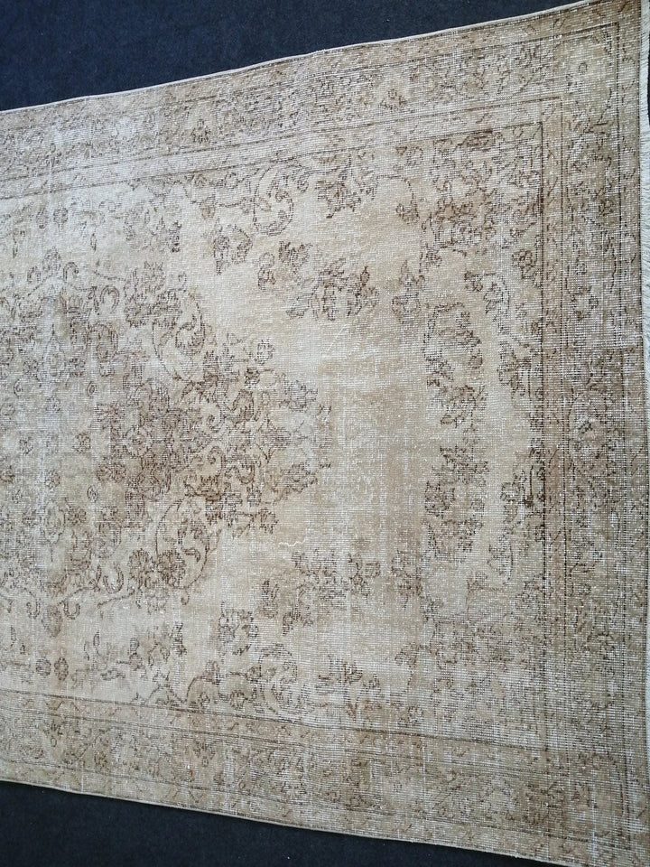 Beige Turkish Runner Rug 5' 5" x 8' 11" Hand-Knotted | No. WR33785