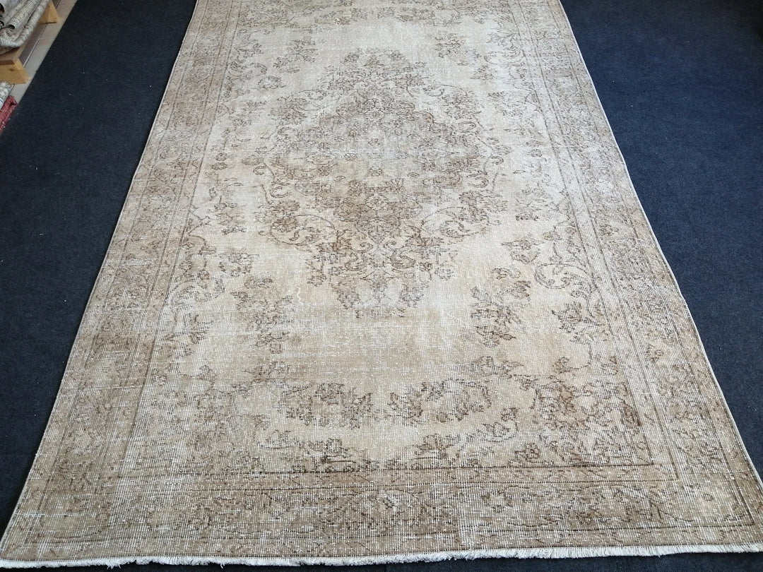 Beige Turkish Runner Rug 5' 5" x 8' 11" Hand-Knotted | No. WR33785