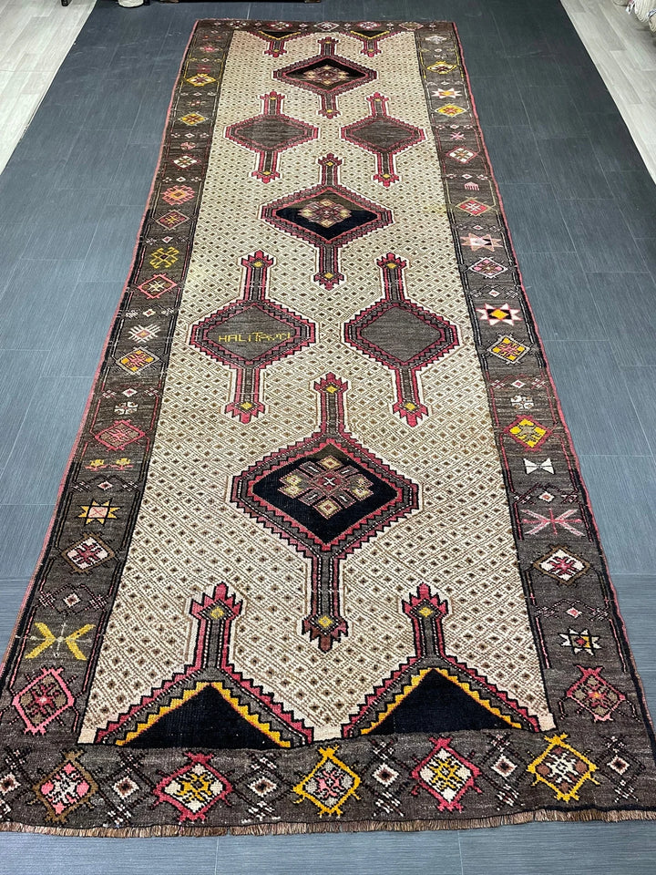 Beige Turkish Runner Rug 5' x 13' 8" Hand-Knotted | No. WR35904