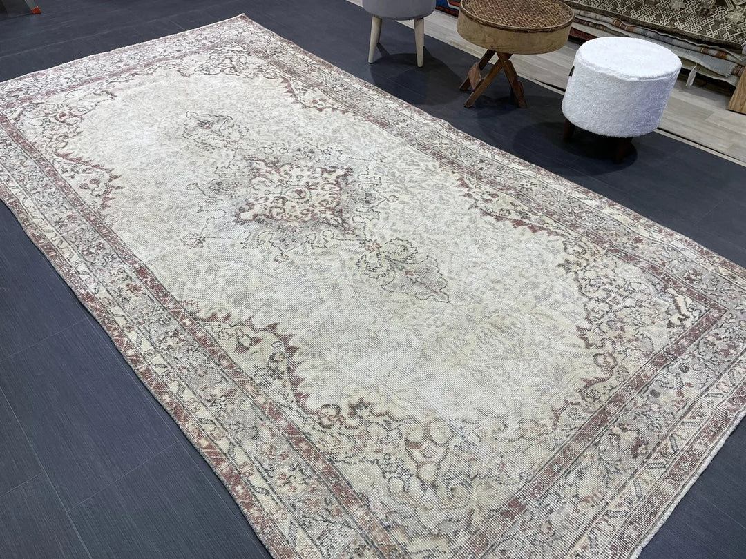 Beige Turkish Runner Rug 5' 2" x 9' 8" Hand-Knotted | No. WR40793