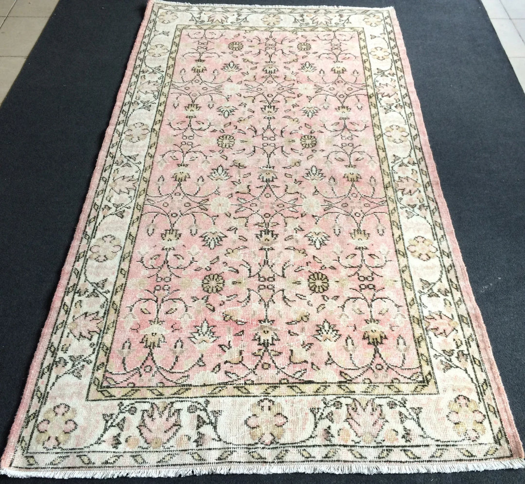 Pink Runner Rug 4' x 7' - No. WR42925
