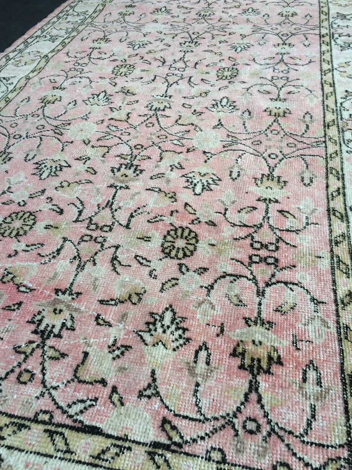 Pink Runner Rug 4' x 7' - No. WR42925