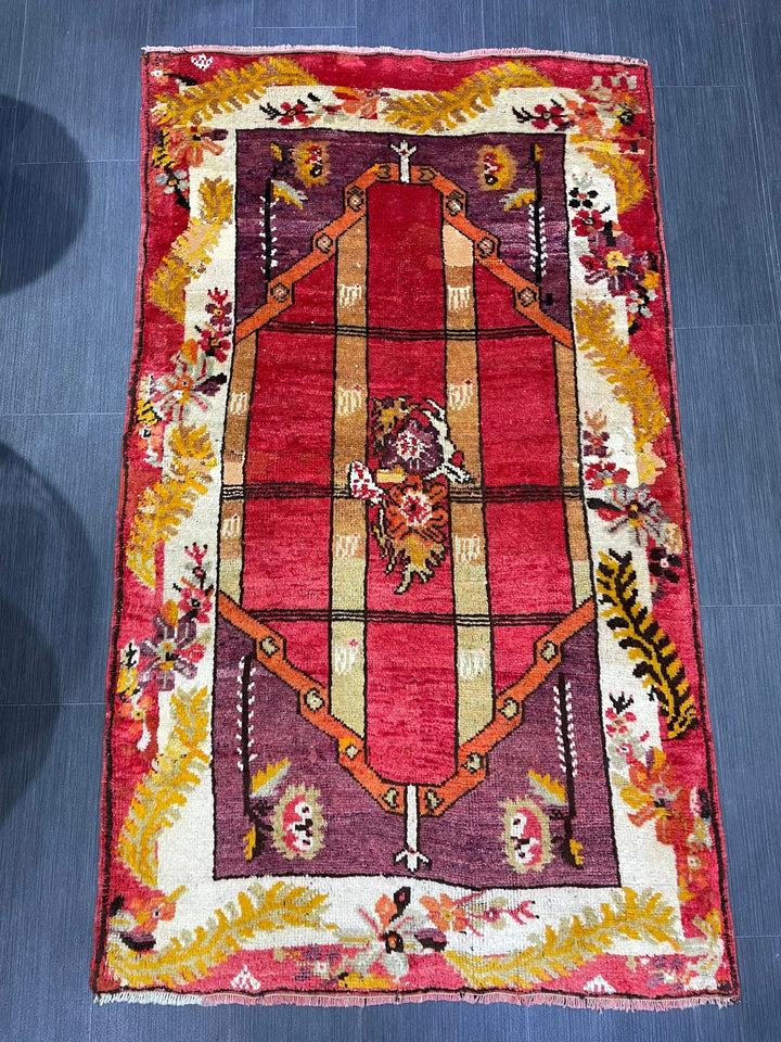 Beige Turkish Runner Rug 3' 2" x 5' 5" Hand-Knotted | No. WR44374