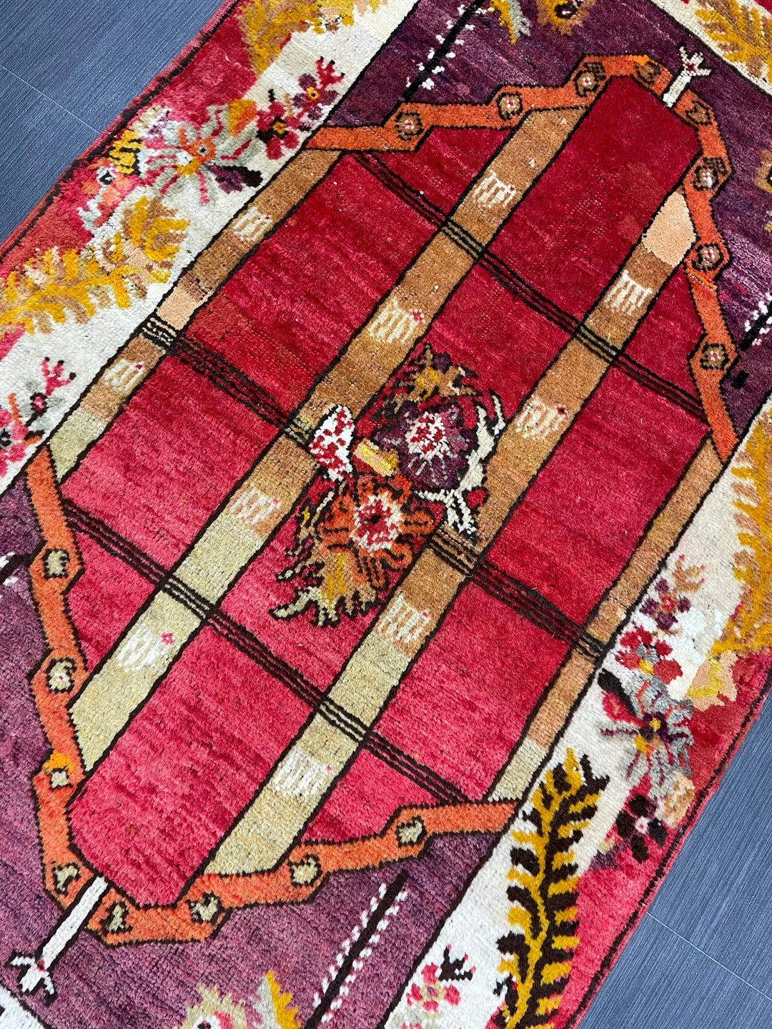 Beige Turkish Runner Rug 3' 2" x 5' 5" Hand-Knotted | No. WR44374