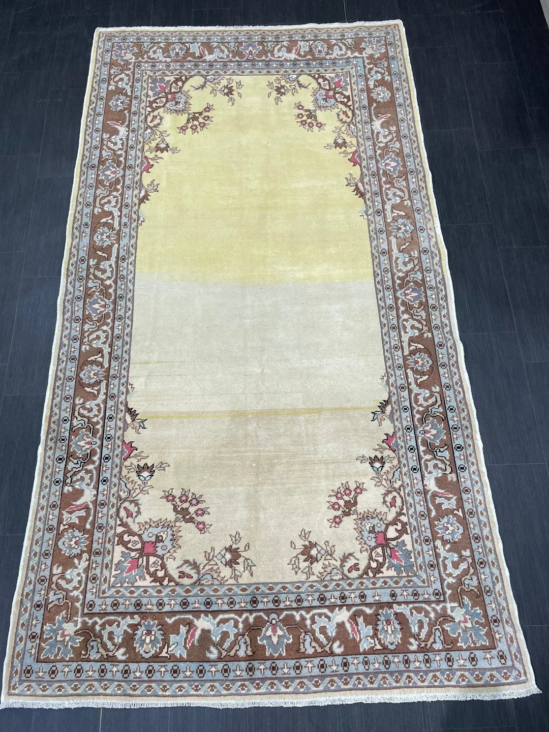 Beige Turkish Runner Rug 5' x 9' 5" Hand-Knotted | No. WR45915