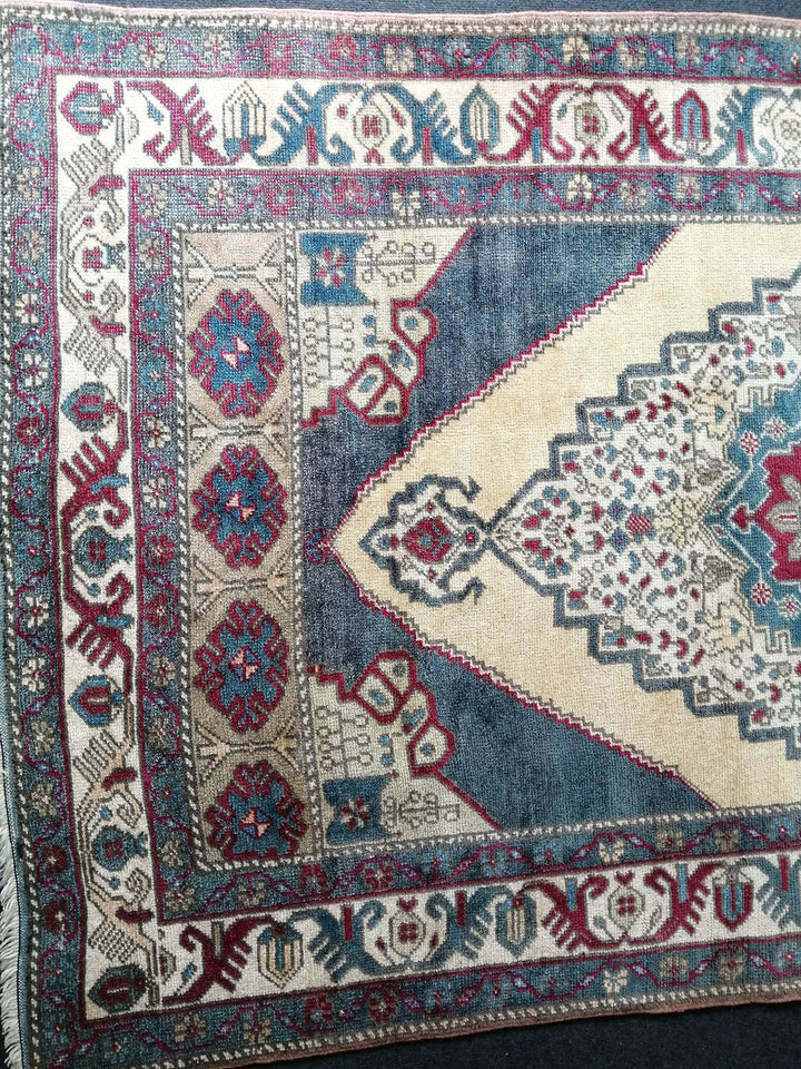 Beige Turkish Runner Rug 4' 7" x 7' Hand-Knotted | No. WR46524