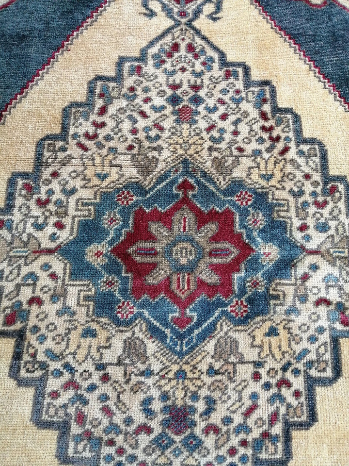 Beige Turkish Runner Rug 4' 7" x 7' Hand-Knotted | No. WR46524