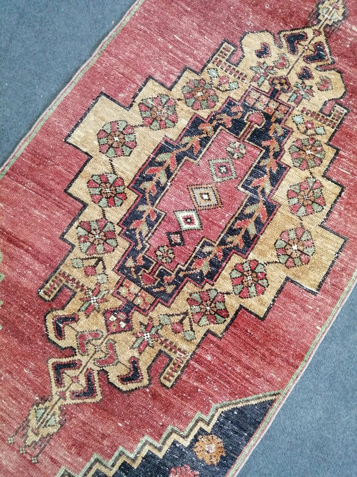 Turkish Runner Rug 2' 10" x 10' 1" Hand-Knotted | No. WR47400