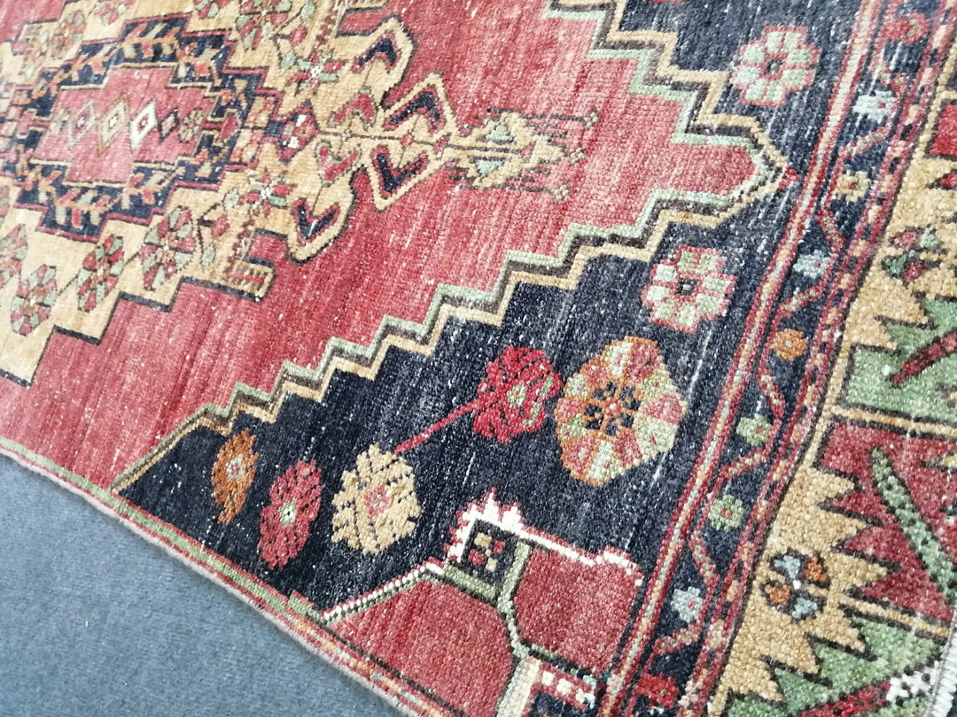 Turkish Runner Rug 2' 10" x 10' 1" Hand-Knotted | No. WR47400