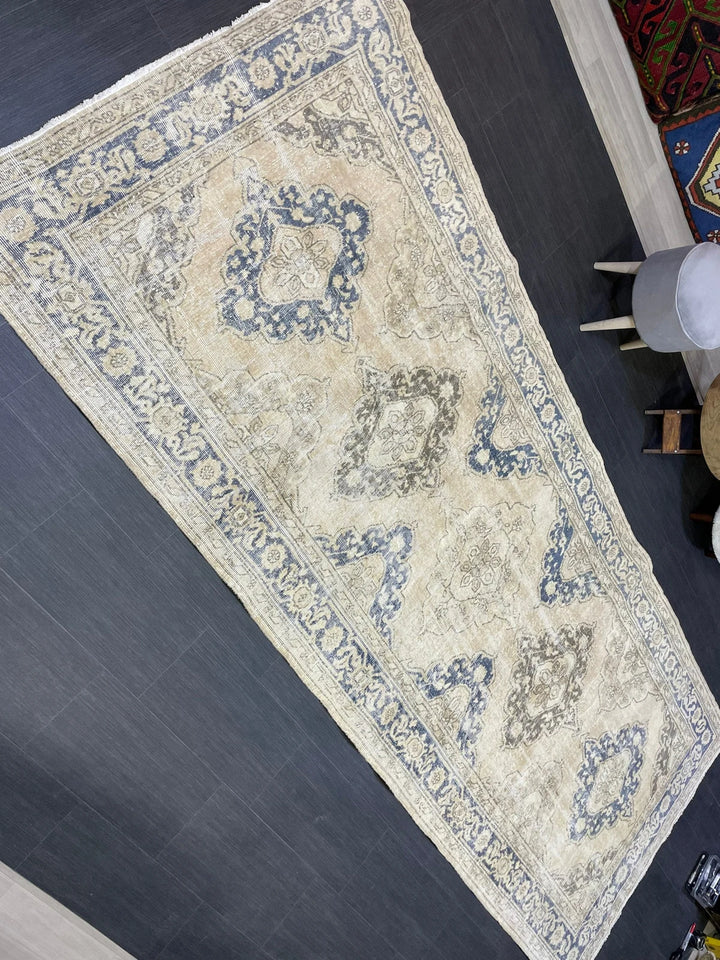 Beige Turkish Runner Rug 4' 8" x 11' 7" Hand-Knotted | No. WR51731