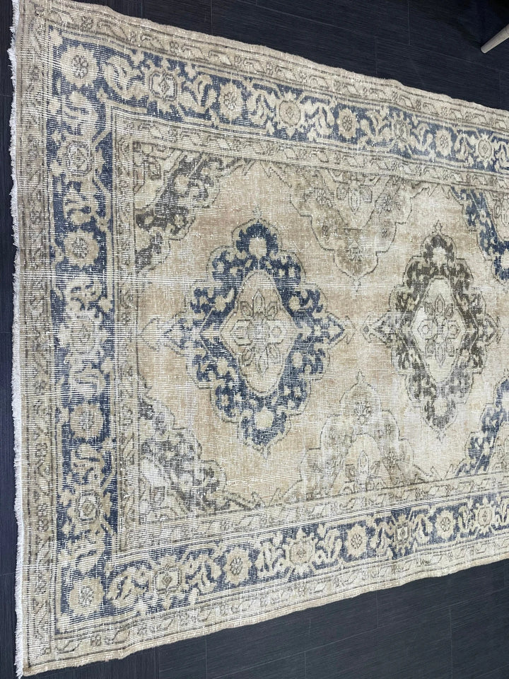 Beige Turkish Runner Rug 4' 8" x 11' 7" Hand-Knotted | No. WR51731