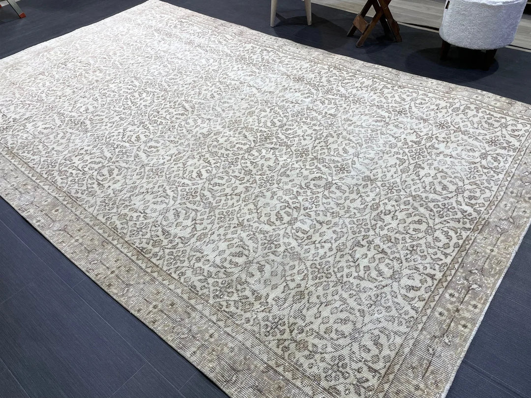 Beige Turkish Oushak Rug 5' 10" x 9' 3" Hand-Knotted | No. WR51995