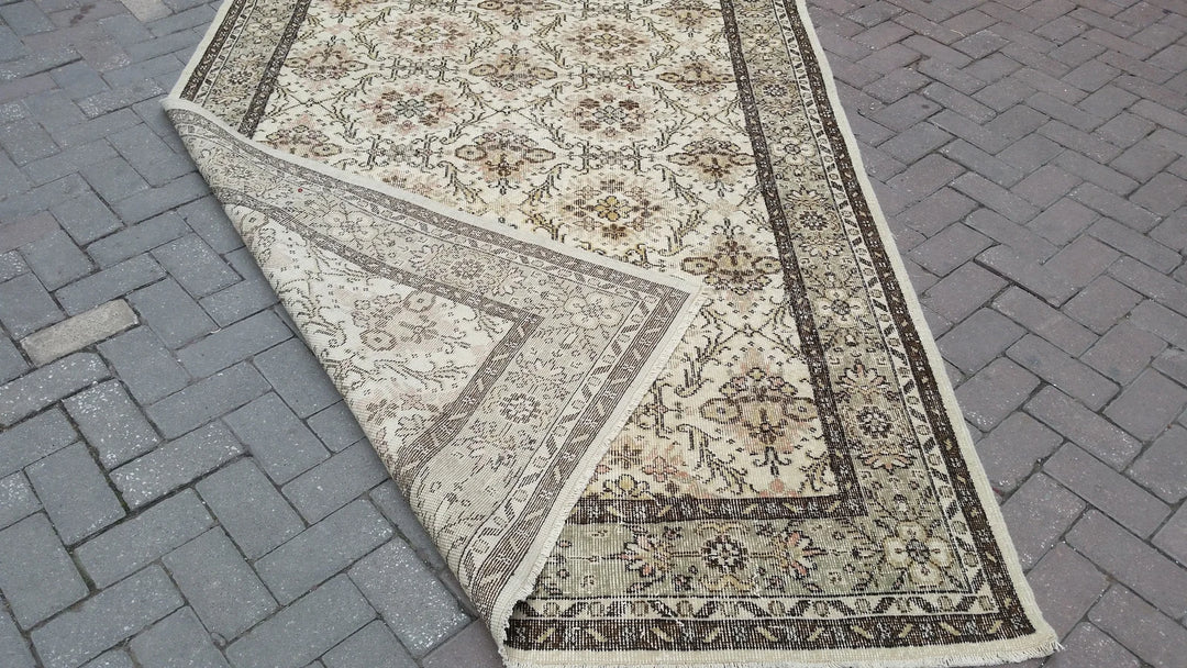 Beige Turkish Runner Rug 5' 7" x 9' 7" Hand-Knotted | No. WR53137
