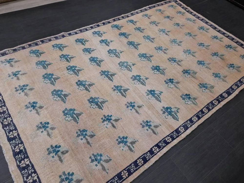 Beige Turkish Oushak Rug 5' 7" x 9' 3" Hand-Knotted | No. WR53677