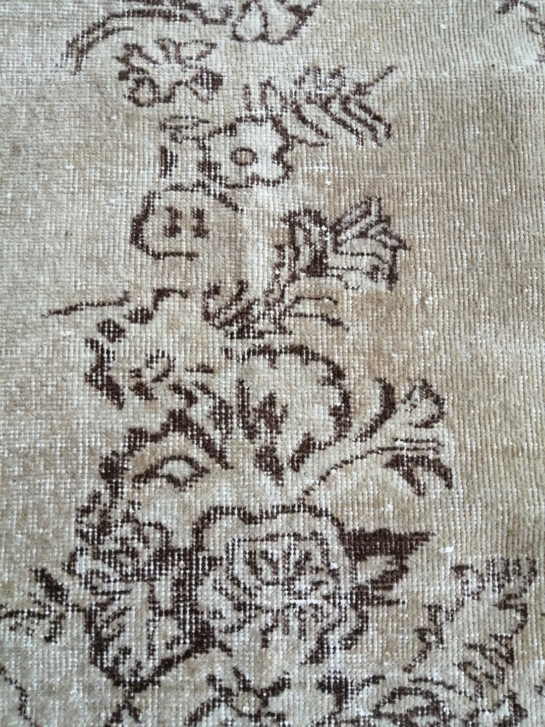 Beige Turkish Runner Rug 5' 6" x 9' 7" Hand-Knotted | No. WR53901