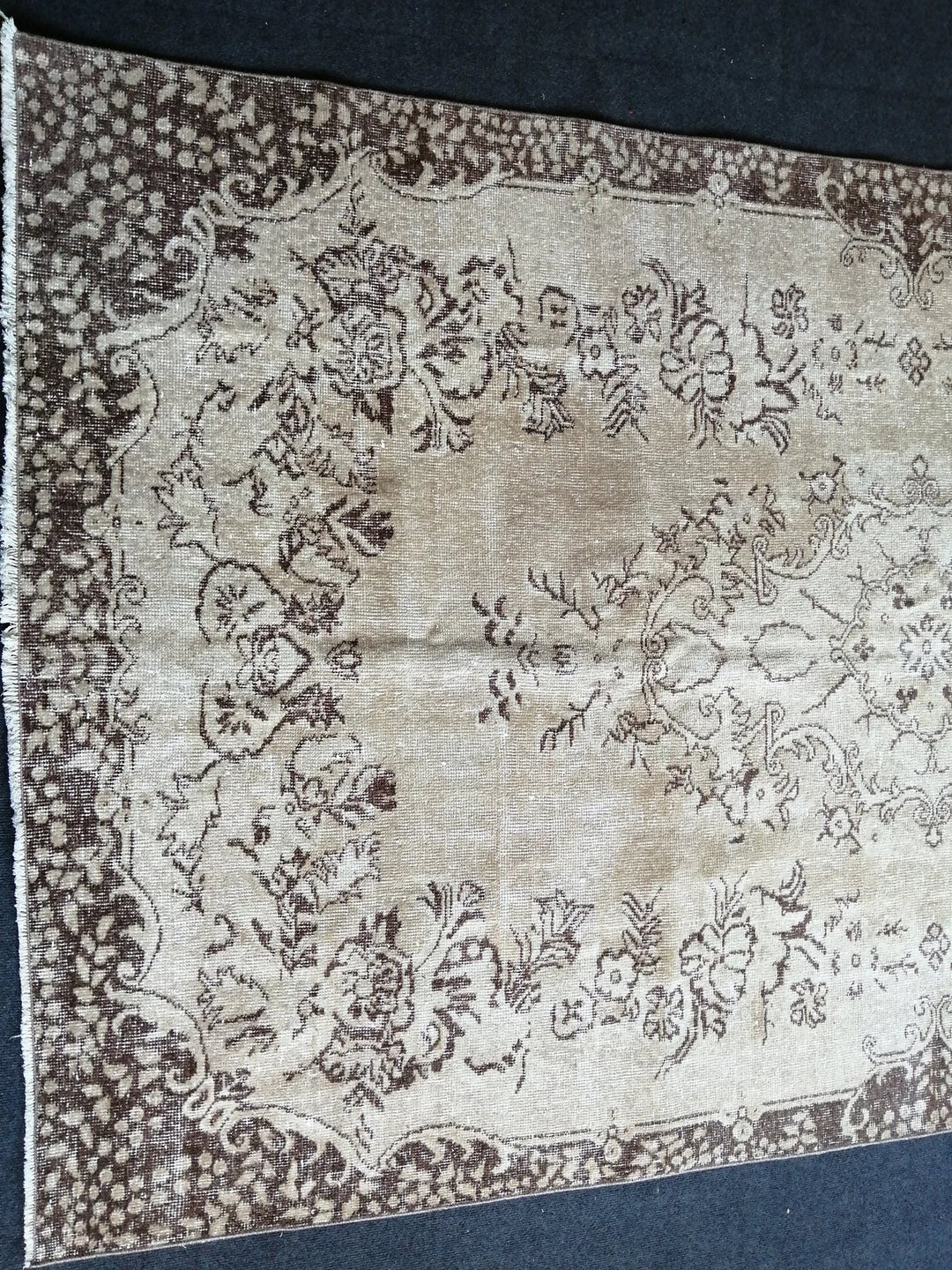 Beige Turkish Runner Rug 5' 6" x 9' 7" Hand-Knotted | No. WR53901