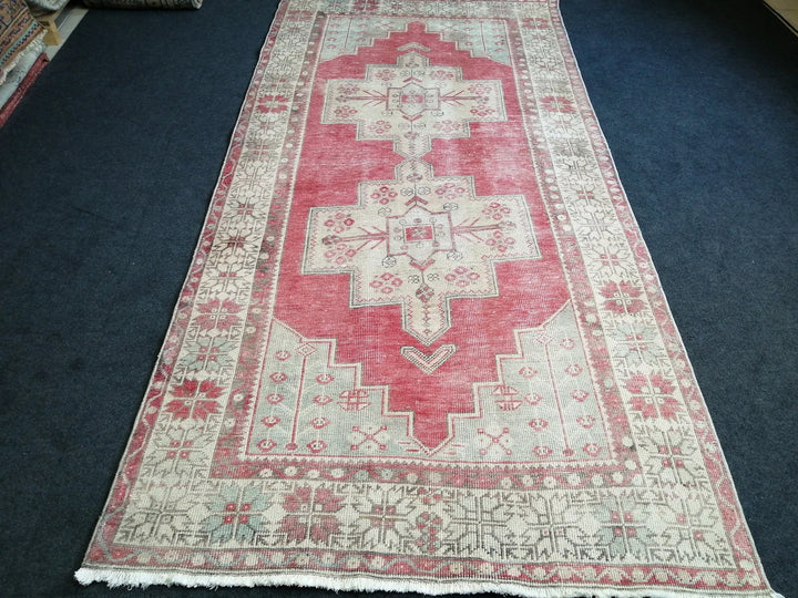 Beige Turkish Runner Rug 4' 7" x 9' 4" Hand-Knotted | No. WR54516