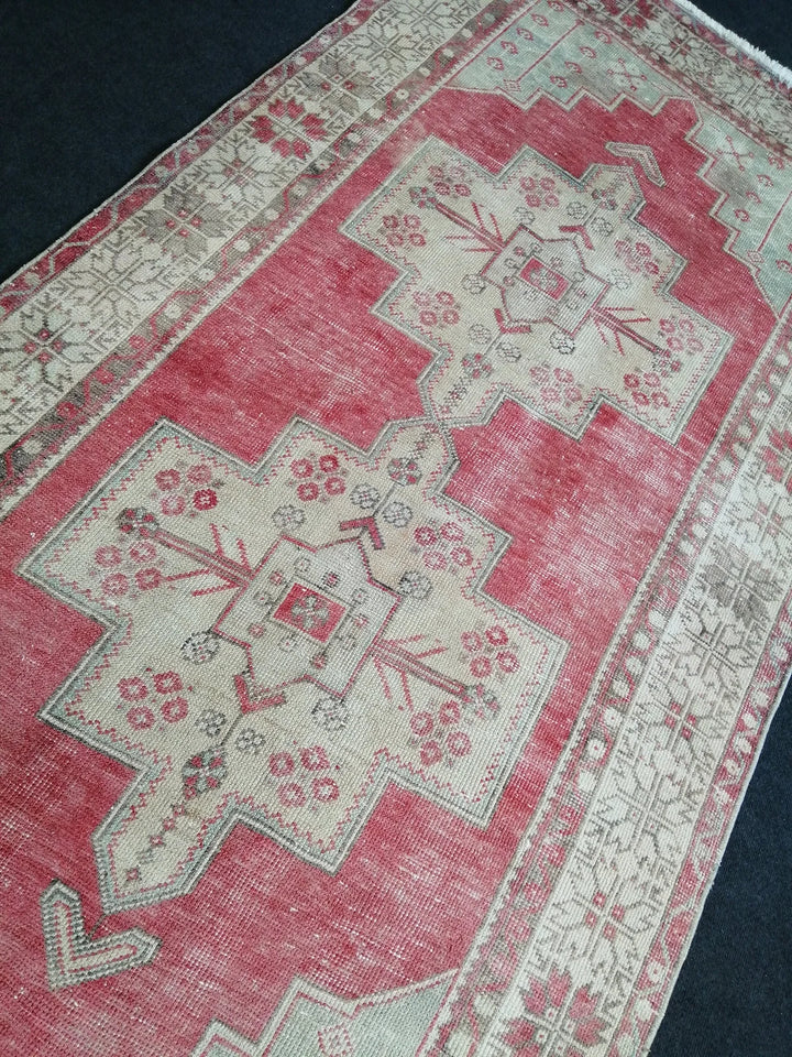 Beige Turkish Runner Rug 4' 7" x 9' 4" Hand-Knotted | No. WR54516